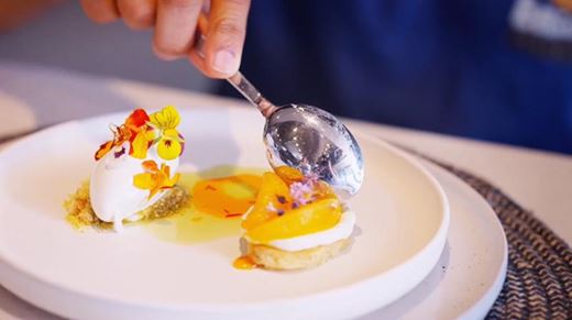 recipe image dessert-a-la-peche-et-a-la-fleur-de-sureau